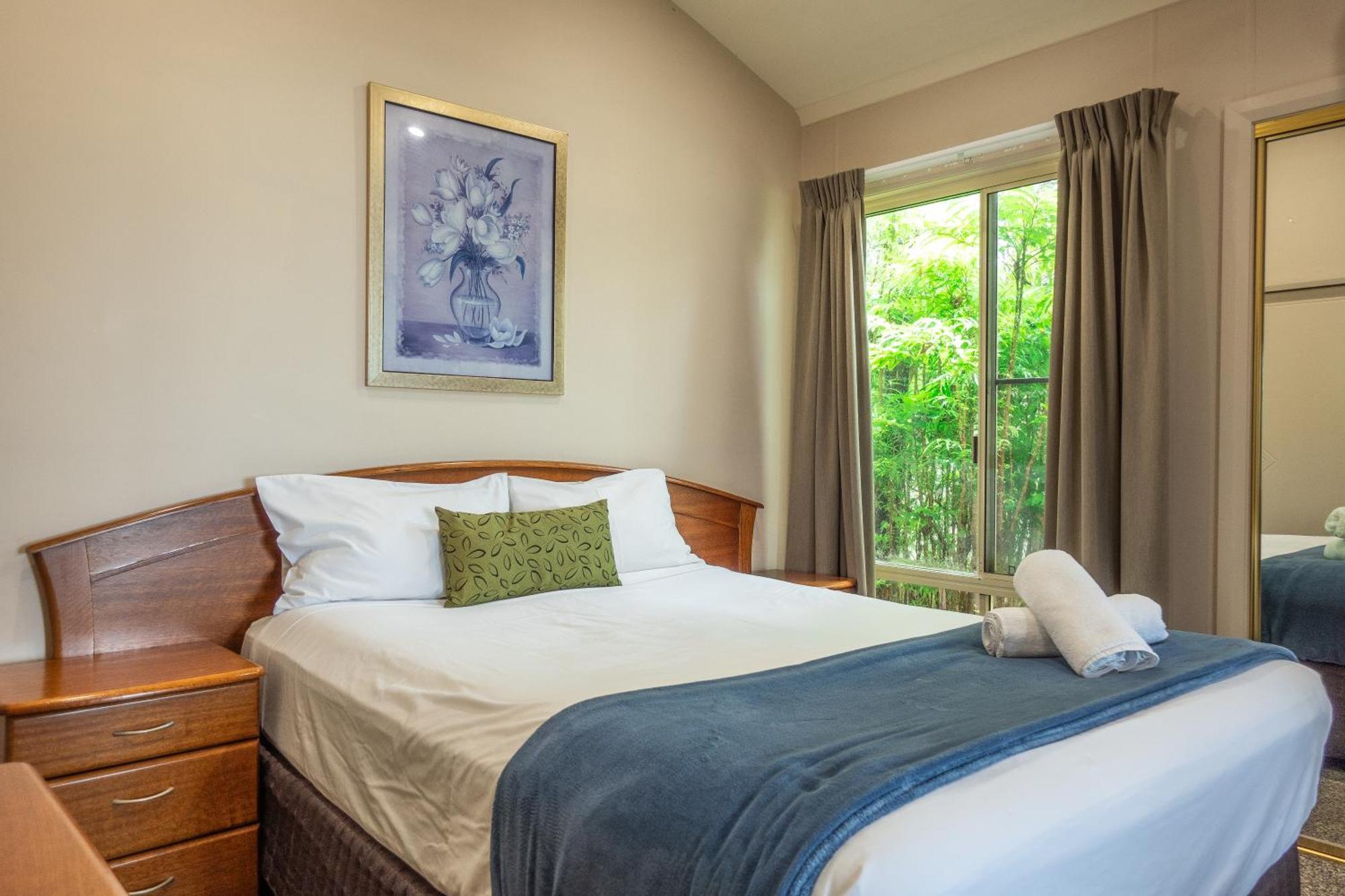 Tasman Holiday Parks - Rollingstone Экстерьер фото
