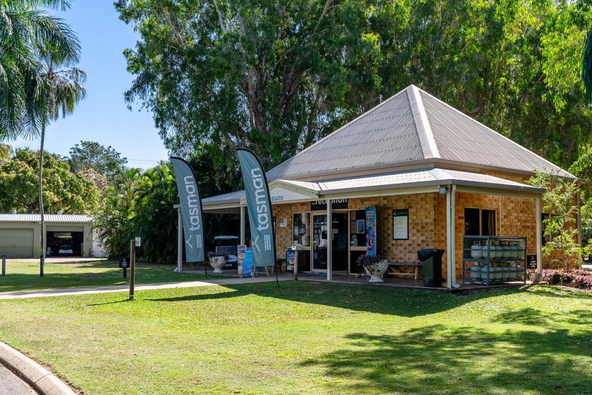 Tasman Holiday Parks - Rollingstone Экстерьер фото