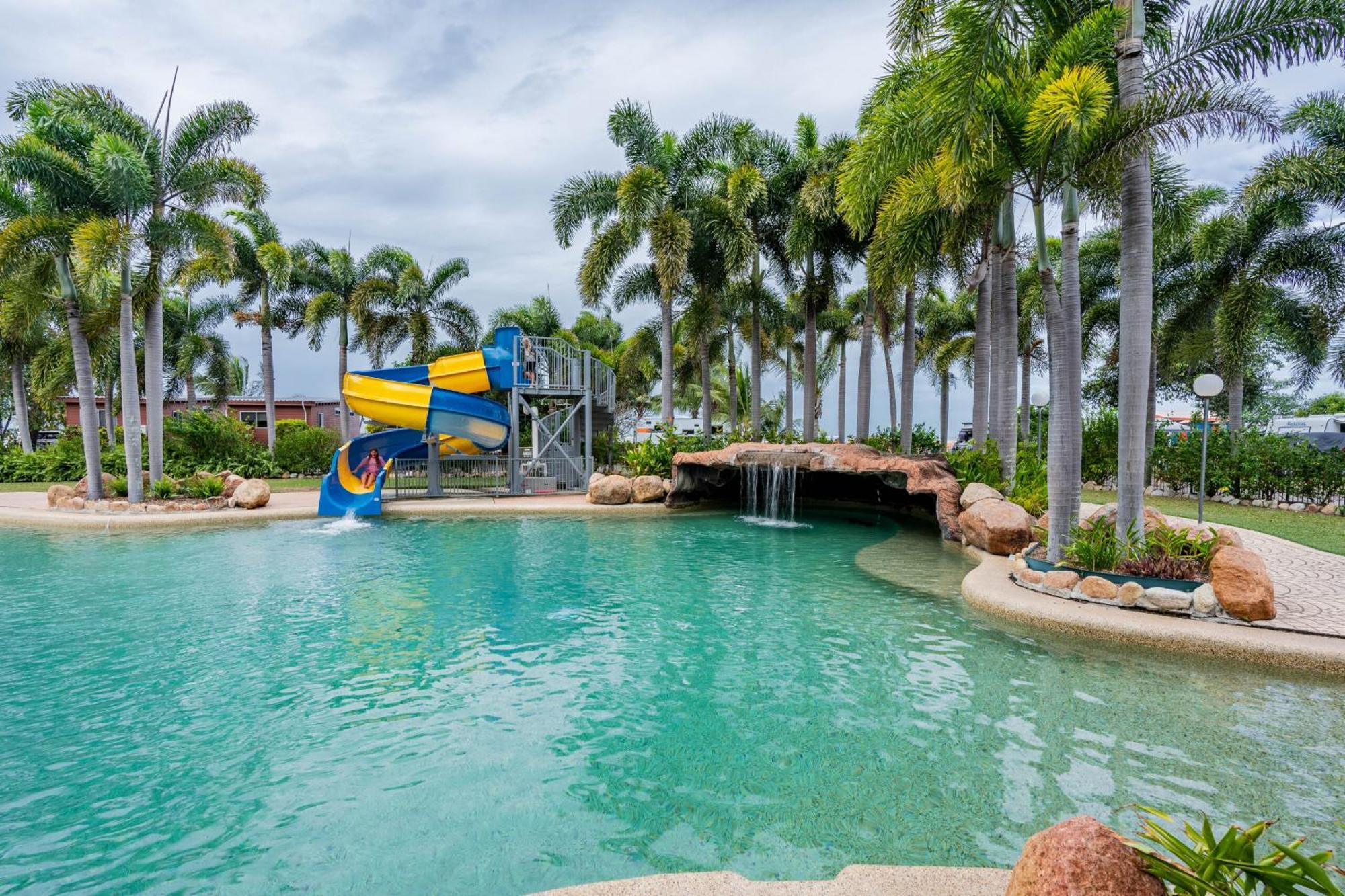 Tasman Holiday Parks - Rollingstone Экстерьер фото